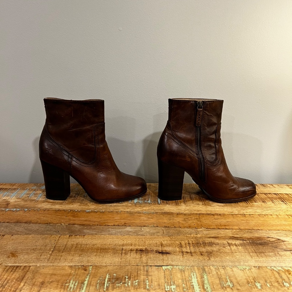 Frye - Patty Artisan Zip Booties [Women - Size 8.5]